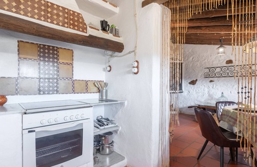 La Torre d'En Besora Casa | Casa de vacaciones 'El Cup' con vistas a la montaña, piscina compartida y terraza privada
