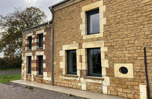 Auvillers-les-Forges Casa | Casa de vacaciones "Gîte Le Corbeau" con terraza privada, jardín privado y Wi-Fi
