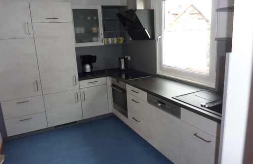 Arzheim Casa | Holiday Home 'Ferienhaus Landau-Arzheim' with Private Terrace, Private Garden and Wi-Fi