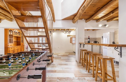 Vélez de Benaudalla Casa | Casa de vacaciones 'Casa Rústica' con vistas a la montaña, terraza privada y Wi-Fi