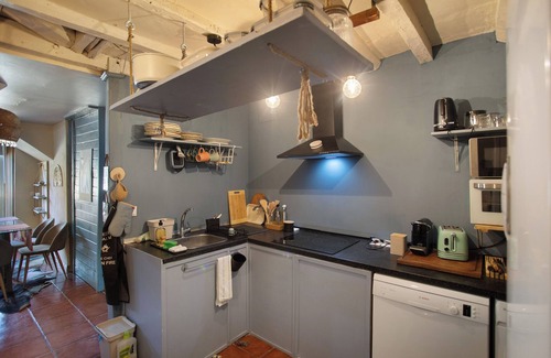 Castanheira de Pera Casa | Casa de vacaciones 'Casa Das Camélias Tortas' con vistas a la montaña, piscina privada y Wi-Fi