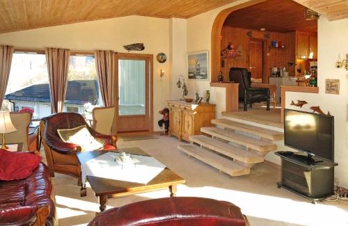 Farsund Casa | Holiday Home Åptafjorden by Interhome