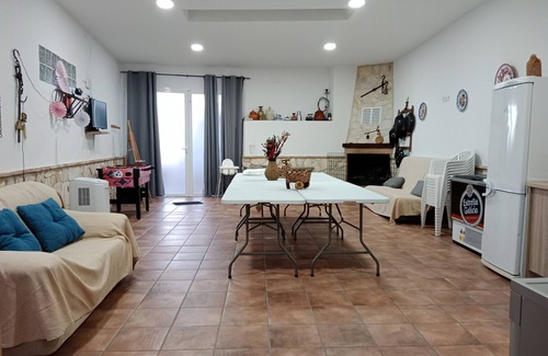 Santa Elena Casa | Casa de vacaciones 'Batalla Navas de Tolosa' con vistas a la montaña, piscina y Wi-Fi