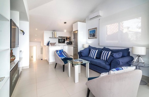 Bahia Dorada Casa | Casa "Beach-Front Bahía Dorada" con vistas al mar, piscina compartida y Wi-Fi