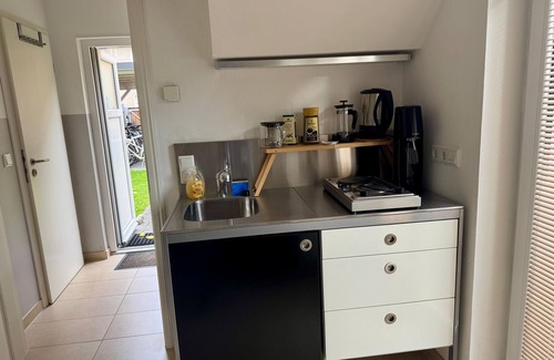 Ehringsdorf Casa | Holiday Home 'Belvedere-Remise' with Private Terrace, Shared Garden and Wi-Fi