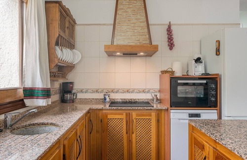 Orgiva Casa | Casa de vacaciones 'Benizarte' con vistas a la montaña, Wi-Fi y aire acondicionado