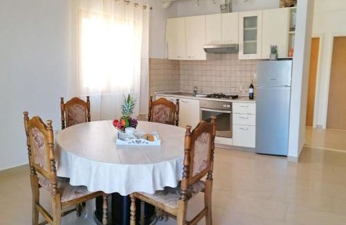 Putnikovic Apartamento | Holiday Home Blue Dream - Two Bedroom Apartment with Terrace and Sea View A2