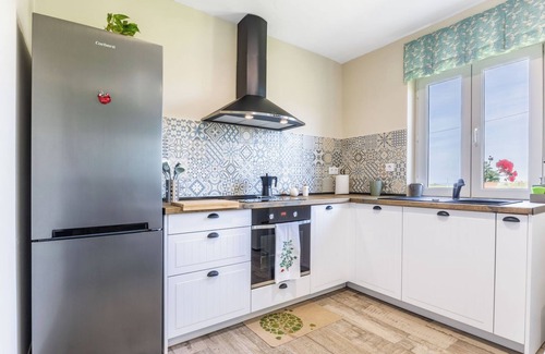 Alfoz de Lloredo Casa | Casa Vacacional 'Brizna' con Vista al Mar, Terraza Privada y Wi-Fi