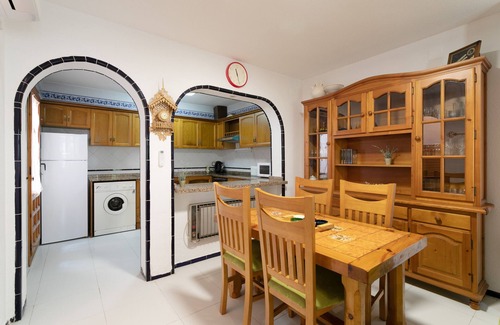 Los Arenales del Sol Casa | Casa de vacaciones 'Casa en la Playa con Piscinas V' con piscina compartida y aire acondicionado