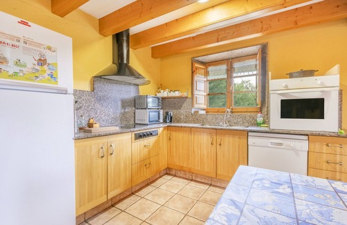 Casserres Casa | Casa de vacaciones 'Cal Viudet Vell' con vistas a la montaña, piscina privada y Wi-Fi