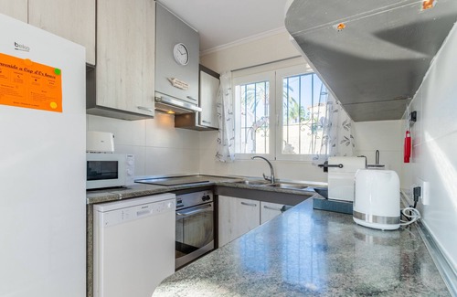 Arnella Casa | Casa de vacaciones 'Cap D'or House' con vistas al mar, piscina compartida y Wi-Fi