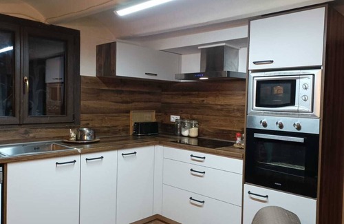 Vilobi d'Onyar Casa | Casa de vacaciones "Casa Rural Can Abres" con piscina, jardín y Wi-Fi