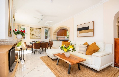 Sa Coma Casa | Casa de vacaciones 'Casa Alegría' con piscina privada, Wi-Fi y aire acondicionado