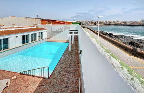 La Garita Casa | Casa vacacional Casa Carmencita con vistas al mar, piscina y Wi-Fi