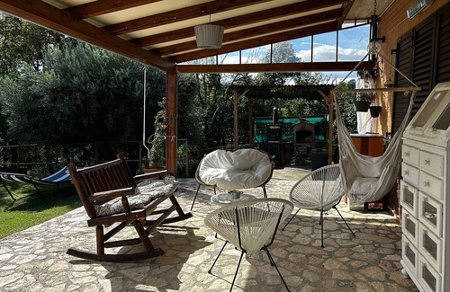 Tolentino Casa | Casa vacacional "Casa degli Ulivi" con piscina privada y Wi-Fi