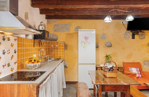 Agüimes Casa | Casa vacacional Casa Emblemática La Pileta Bentejui con jardín y Wi-Fi