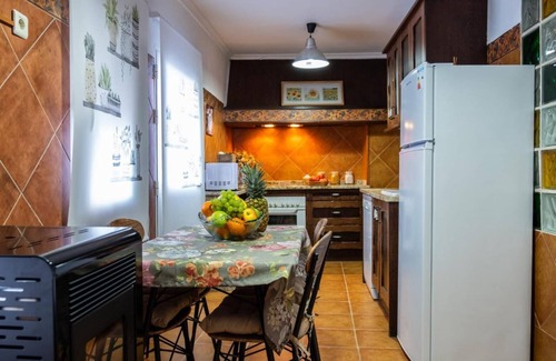 Navahermosa Casa | Casa de vacaciones 'Casa Rural El Puente Grande' con piscina privada, Wi-Fi y aire acondicionado