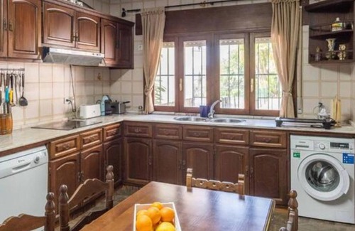 Casarabonela Casa | Casa de vacaciones 'Casa Rural Paca Perea' con vistas a la montaña, piscina privada y Wi-Fi