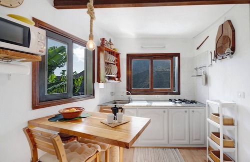 Hermigua Casa | Casa de vacaciones "Casa Tajaraste 1" con vistas al mar y a la montaña, terrazas privadas y Wi-Fi