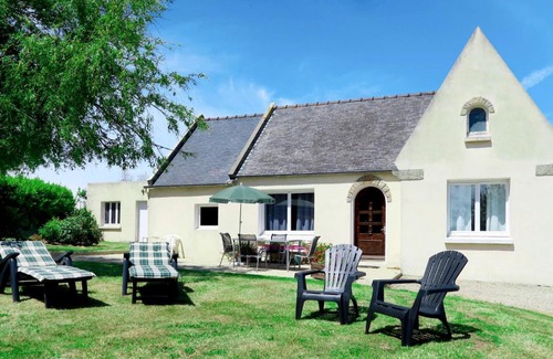 Plouescat Casa | Holiday Home Chez Brigitte - PLC201
