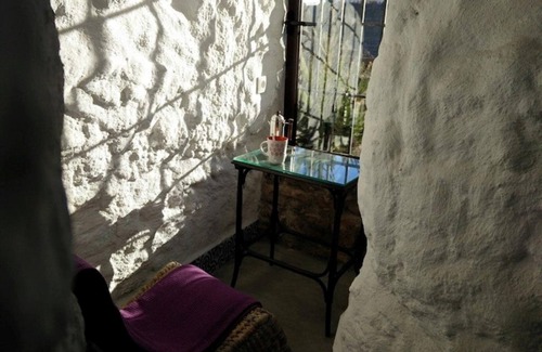 Los Balcones Casa | "Cueva Balcones de Piedad - Laurel" con terraza, piscina compartida y Wi-Fi