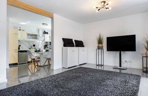 Henstedt-Ulzburg Casa | Casa de vacaciones 'Dhh Im Norden Hamburgs Am Moor' con terraza y Wi-Fi