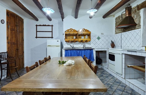 Beas de Segura Casa | Casa de vacaciones 'El Soto' con vistas a la montaña, piscina privada y Wi-Fi