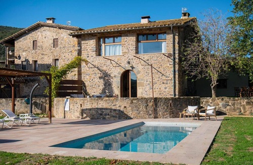 Beguda Casa | Casa de vacaciones 'El Graner' con vistas a la montaña, piscina privada y Wi-Fi