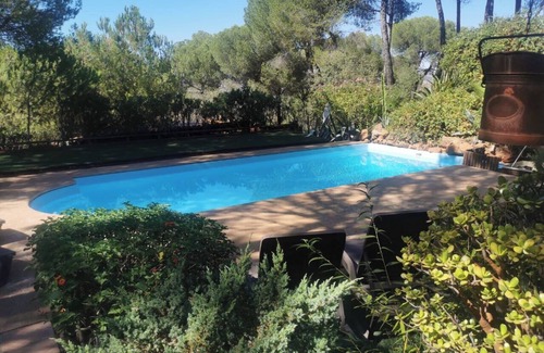 Calanas Casa | Casa de vacaciones 'El Pueblo Apartamento L' con vistas a la montaña, piscina compartida
