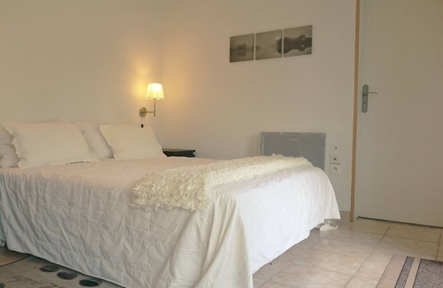 Noyant-Villages Apartamento | Casa de vacaciones para 4 personas, piscina climatizada, sala de juegos, jardín. Central para las principales atracciones