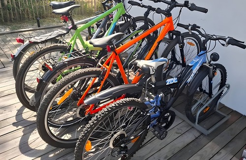 Warin Casa | Holiday Home 'Ferienhaus Schw Agnes' with Lake View, Private Terrace and Wi-Fi