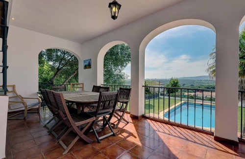 San Roque Casa | Casa de vacaciones 'Fortuna 5' con vistas a la montaña, piscina y terraza