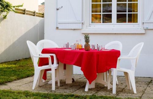 La Bernerie-en-Retz Casa | Holiday Home Remagy by Interhome