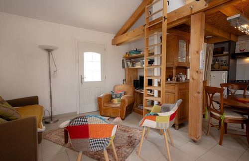 La Motte-Servolex Casa | Casa de vacaciones 'Le Balcon Des Bauges' con vistas a la montaña, piscina compartida y Wi-Fi