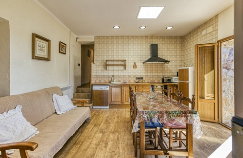 Santa Pellaia Casa | Casa de vacaciones 'Gavarres1' con vistas a la montaña, piscina privada y terraza privada