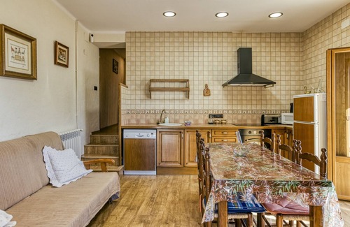 Santa Pellaia Casa | Casa de vacaciones 'Gavarres1' con vistas a la montaña, piscina privada y terraza privada