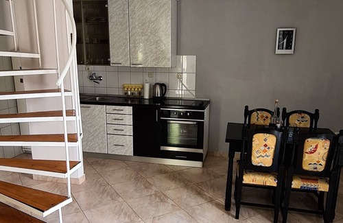 Hodilje Casa | Holiday Home Gea - Casa de vacaciones de tres dormitorios con terraza y vistas parciales al mar