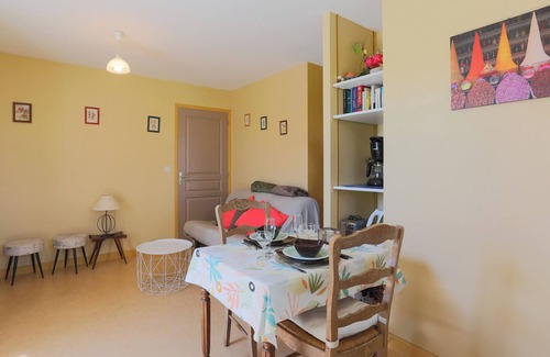 Plouezec Casa | Casa de vacaciones 'Gîte Proche Mer 800 M' con terraza privada, jardín compartido y Wi-Fi
