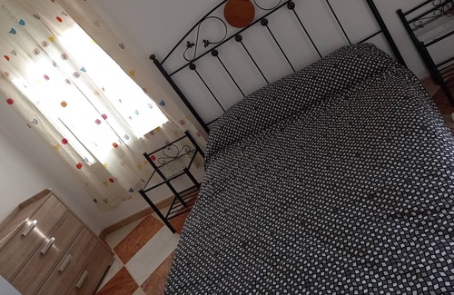 Espiel Casa | Casa de vacaciones Hacienda Las Quijotas con vistas al lago, jardín y piscina