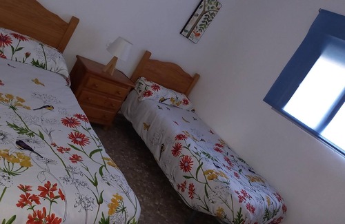 Espiel Casa | Casa de vacaciones Hacienda Las Quijotas con vistas al lago, jardín y piscina