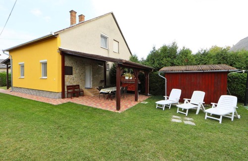 Balatonkeresztur Casa | Holiday Home Hibiscus by Interhome