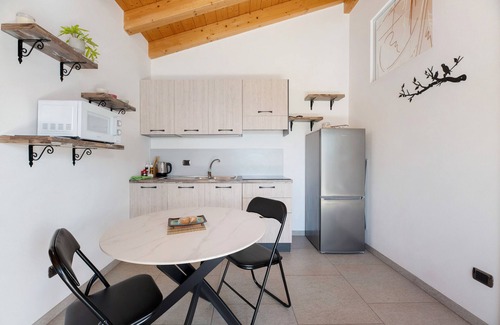 Stazzona Casa | Casa vacacional 'Il Nido Del Colibrì' con vistas al lago, terraza privada y Wi-Fi