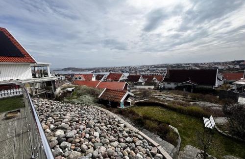 Kungshamn Casa | Holiday home in beautiful Kungshamn perfect for two families