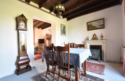 Gannay-sur-Loire Casa | Holiday Home in Decize near Beach