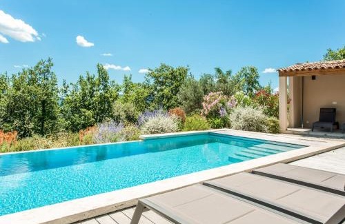 Vaison-la-Romaine Casa | Holiday Home in Vaison la Romaine with Pool