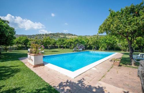 Stilo Casa | Holiday Home in Guardavalle near River