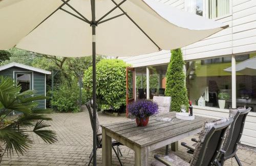 Municipality of Noordwijk Casa | Holiday Home in Noordwijkerhout by Forest & Lake