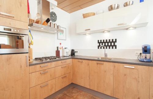 Stavoren Casa | Holiday Home in Warns with Private Jetty