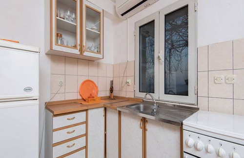 Orebic Casa | Holiday Home Jadranka - Three Bedroom Holiday Home with Terrace and Sea View