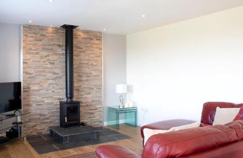Tarskavaig Casa | Holiday Home Joan's House by Interhome